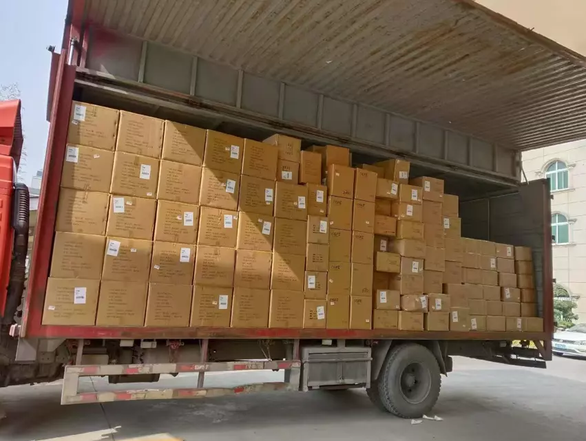 Bulk stainless steel water bottle OEM production and global wholesale shipping system