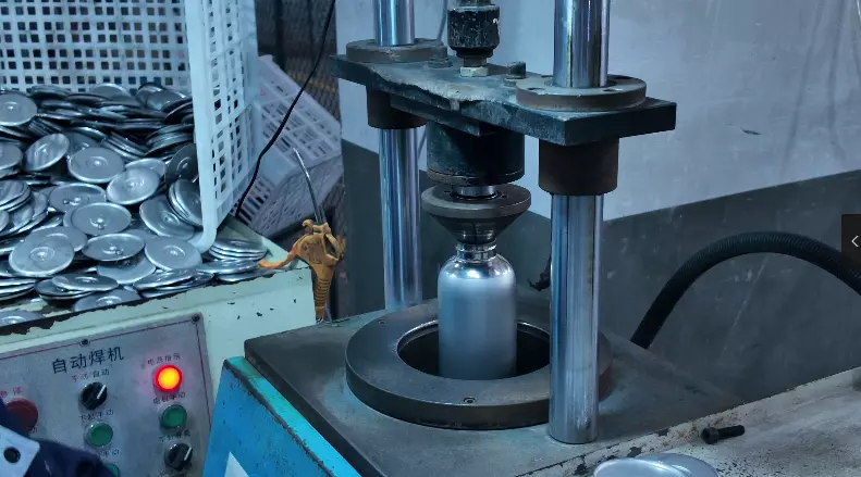 Laser welding process for stainless steel insulated water bottle manufacturing