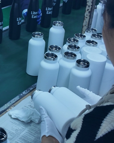 Surface and matte finish inspection of premium stainless steel water bottles