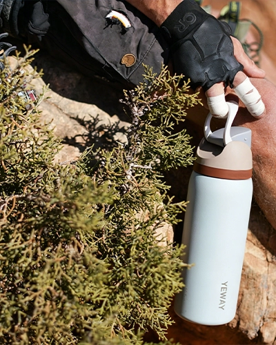 Leakproof FreeSip Water Bottle for Outdoor Travel and Hiking Insulated OEM Custom Bottle
