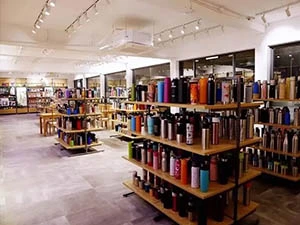 Retail-ready stainless steel water bottle collection displayed for supermarket and retail store programs
