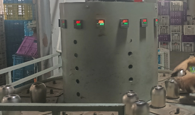 Thermal performance testing and final inspection of stainless steel water bottles