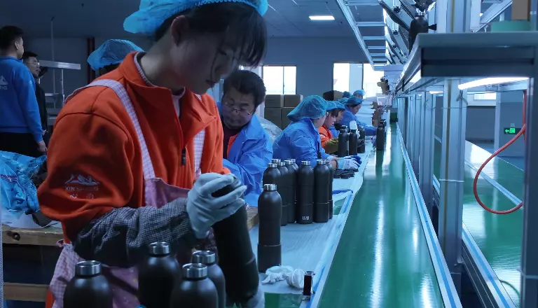 Food grade packaging and export preparation for wholesale stainless steel water bottle manufacturing