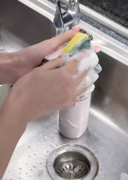 Wide opening insulated water bottle designed for effortless cleaning and daily maintenance