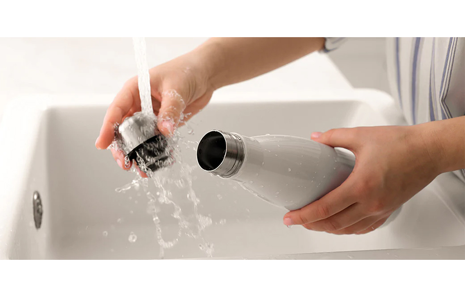 Targeted Cleaning: Tackling the Hard-to-Reach Spots of Different Lids