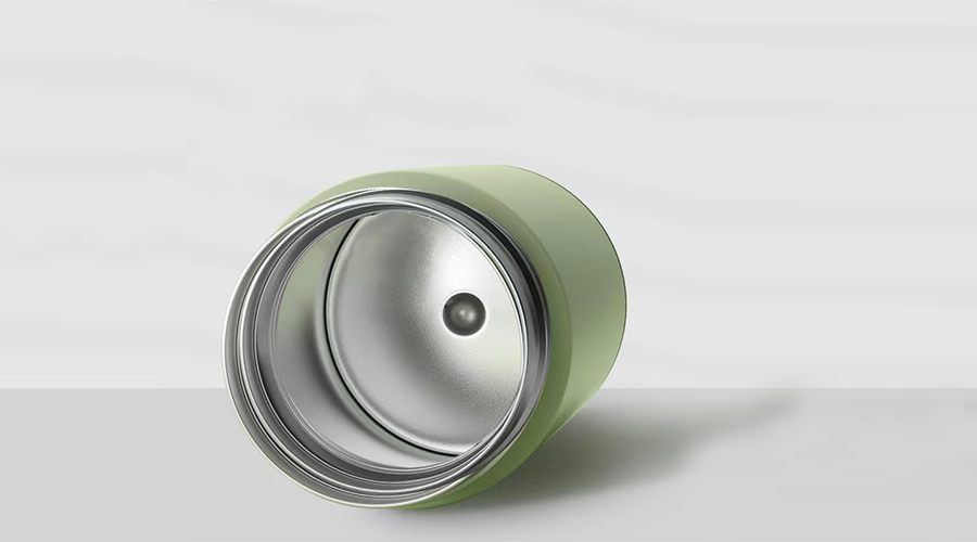 Close-up of seamless welding at the bottle neck, showcasing Yeway's precision manufacturing and minimalist aesthetic