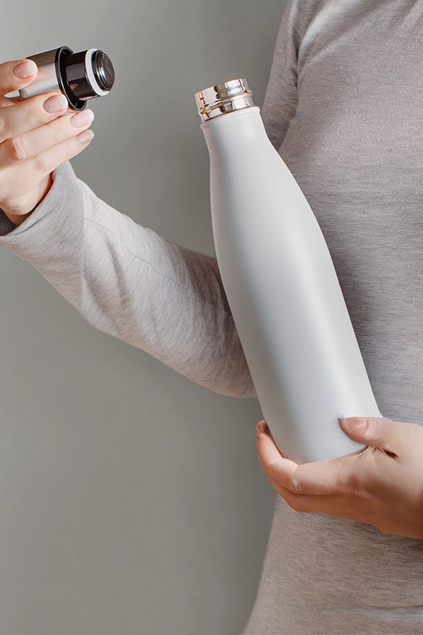 Eco-friendly food-grade 18/8 stainless steel insulated coffee mugs and reusable water bottles for wholesale.