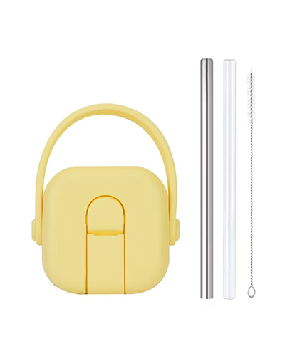 A custom square-round handle lid in pastel yellow, featuring a stainless steel straw, a soft silicone straw, and a cleaning brush, showcasing modular B2B drinkware accessories.